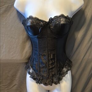Elegant Black Lace Corset NWOT